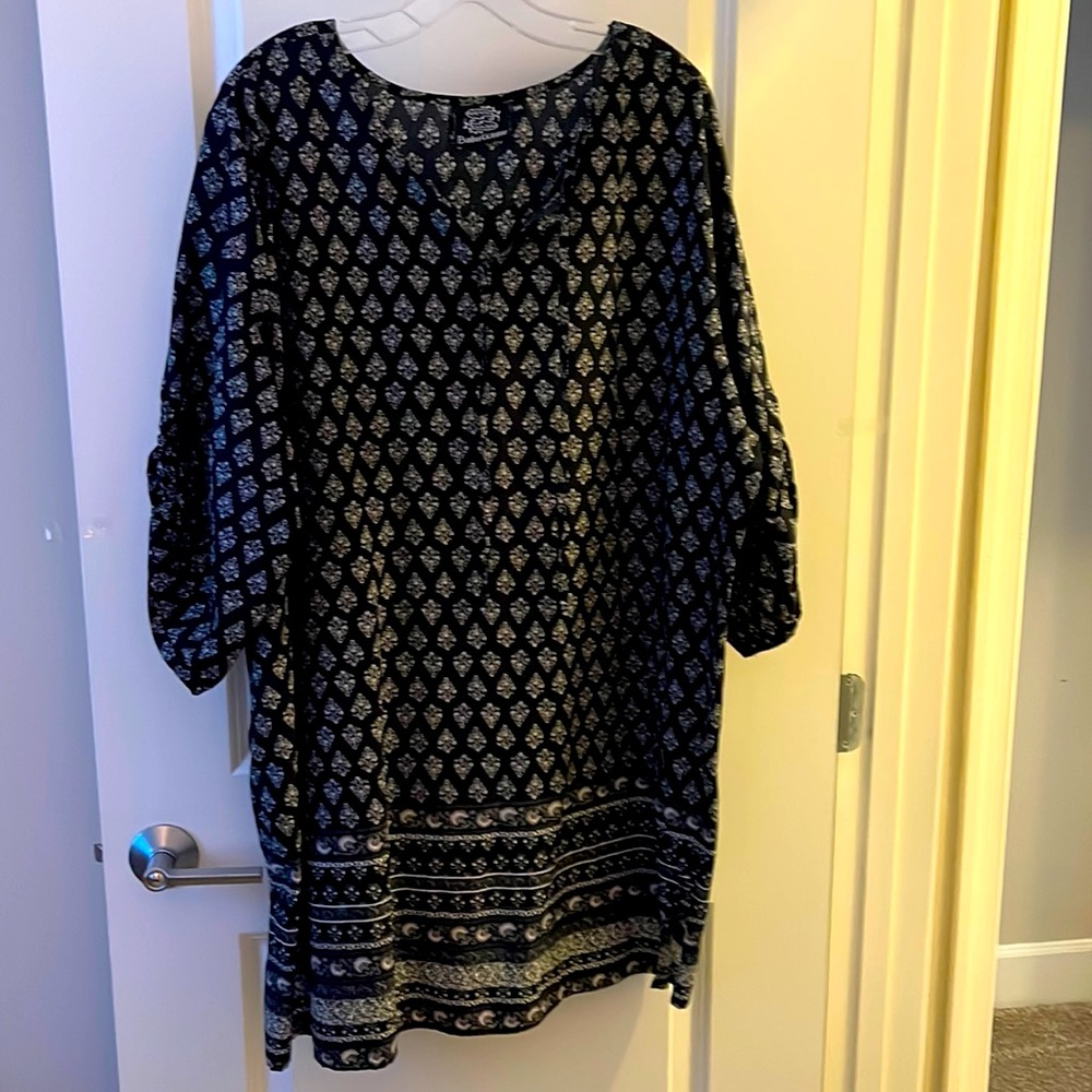 Dress 3X with splits on the sides.
